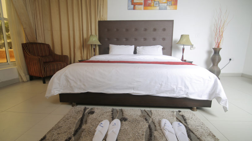 six-bed-head4-815x458 six-bed-head4-815x458